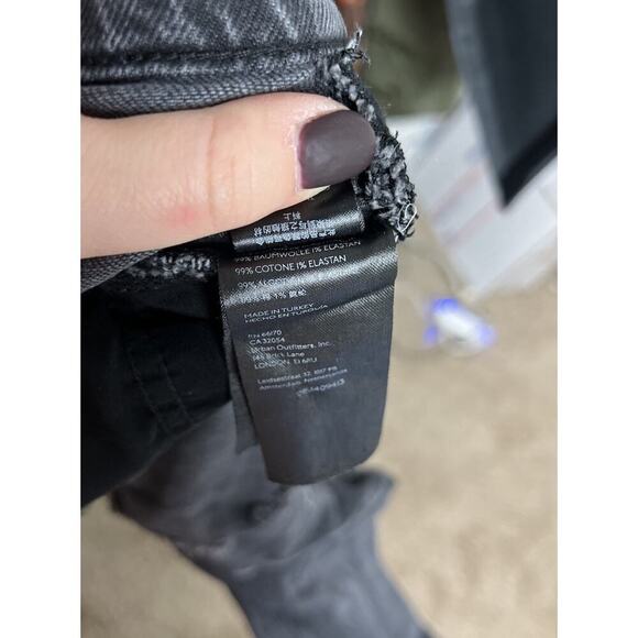 BDG Urban Outfitters High Rise MOM Jeans Black Wash Distressed Size 26 Women’s - Picture 5 of 6